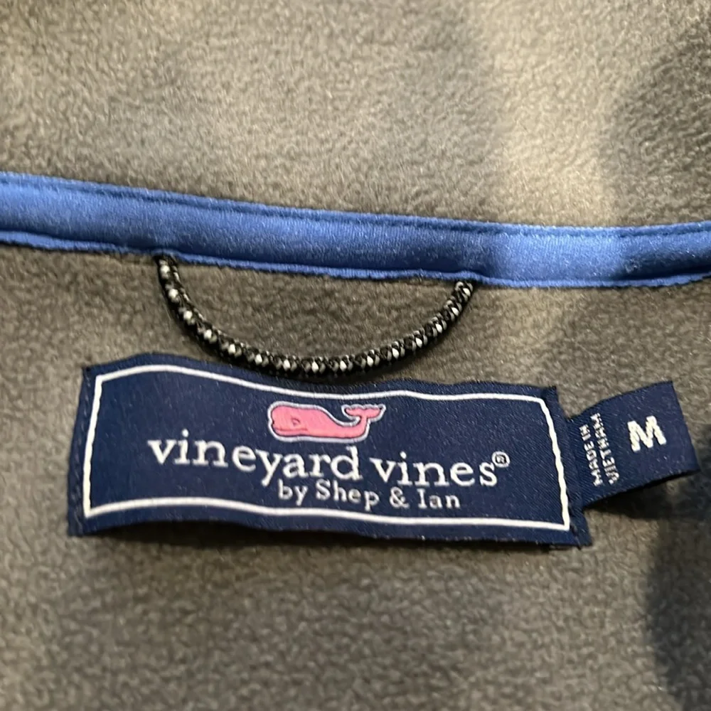 Vineyard Vines Fleece front 1/4 zip pullover Medium - Picture 3 of 3